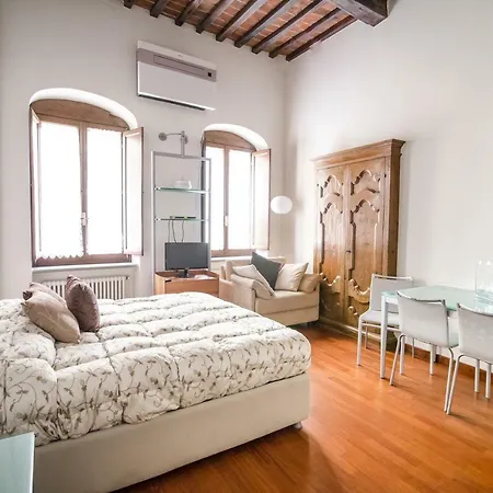 Guest house La Corte Del Re & Arezzo